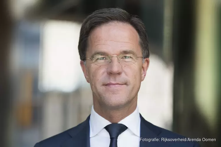 Rutte: &#39;Geen zorgeloze zomer zolang het virus er is&#39;