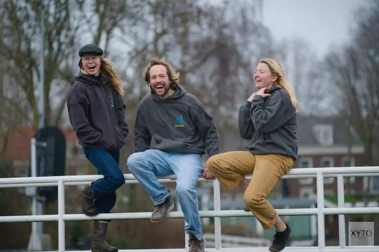 It giet oan: viertal zeilt hartje winter de Elfstedentocht voor Enkhuizer SailWise