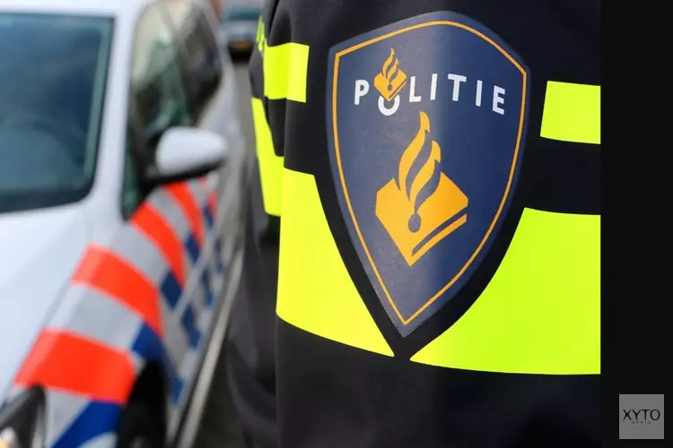 Man overlijdt na verzet tegen agenten in woning Franeker