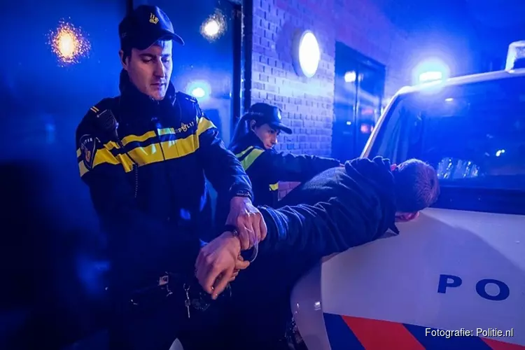 Man aangehouden in Franeker na mishandeling agenten